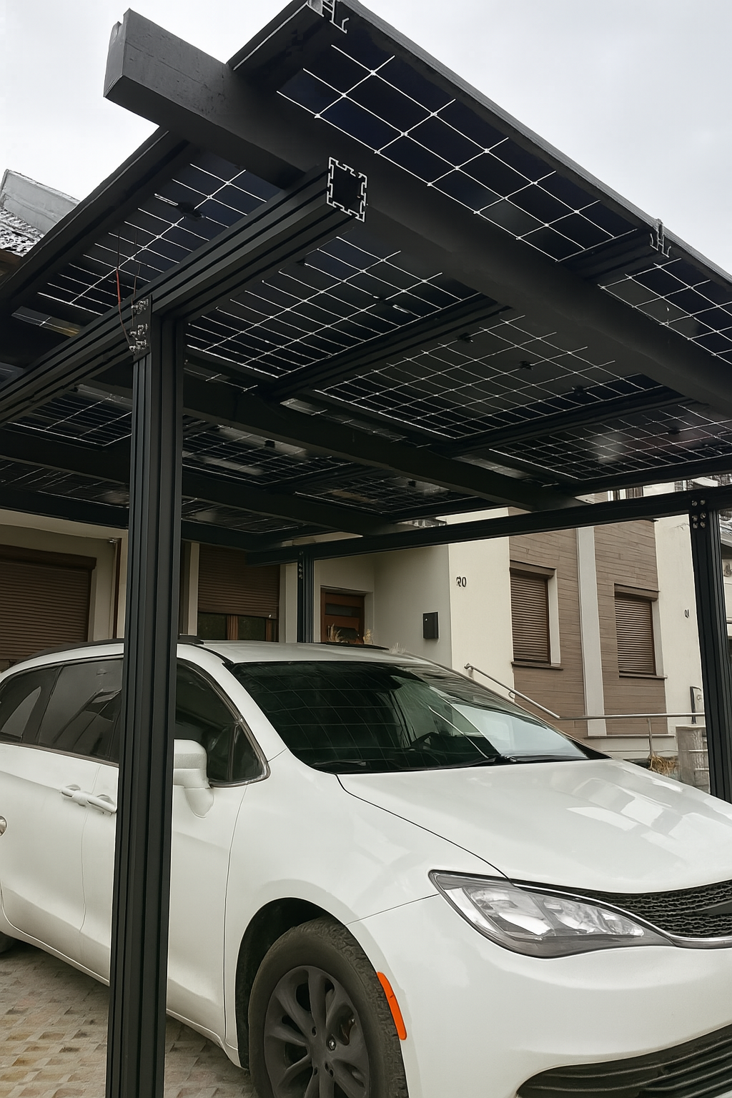 Solarcarport für 2 Fahrzeuge inkl. 15x Jolywood 450Wp Bifazial Transparent Black Module – Aluminium schwarz, modular erweiterbar